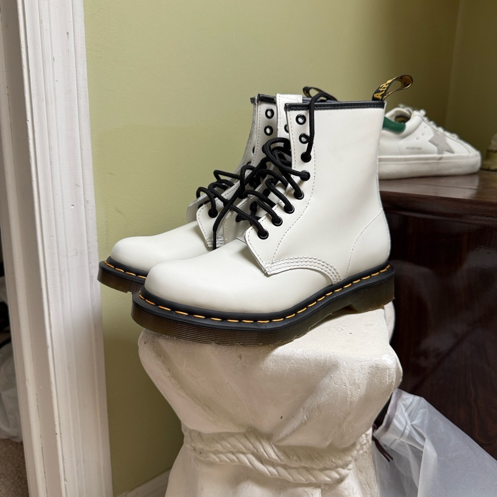 Dr. Martens White Combat Boots size 7 women H31N11